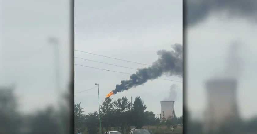 El anuncio de YPF sobre la intensa antorcha que se vio desde distintos puntos de La Plata