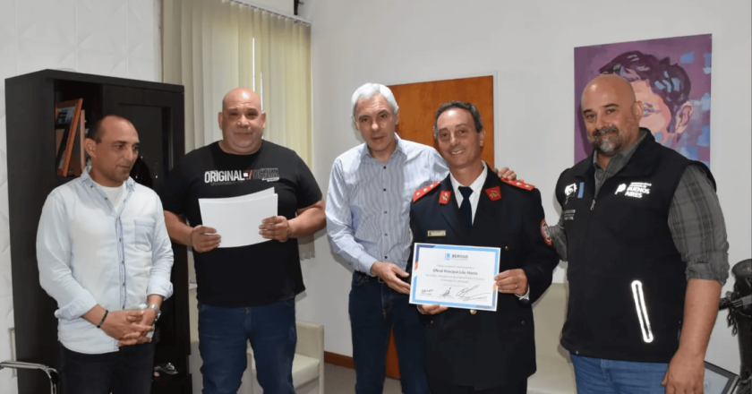 Reconocieron a los Bomberos Voluntarios de Berisso que colaboraron en el trágico derrumbe de Villa Gesell