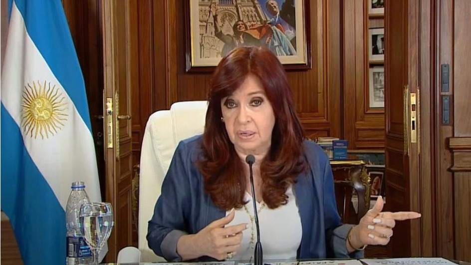 CFK confirmó que los bonaerenses votarán dos veces