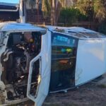 Despiste y vuelco en la Rotonda Favaloro