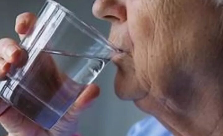 El agua en la ciudad: otra vez, el mismo olor