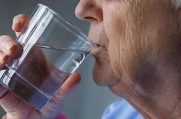 El agua en la ciudad: otra vez, el mismo olor