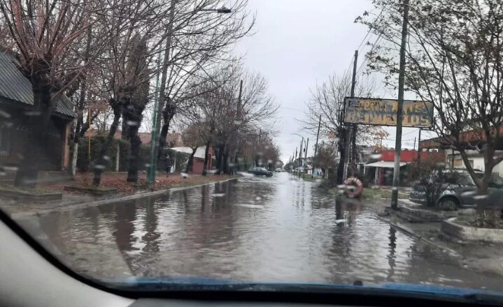 La calle 30, muy complicada con la lluvia: “Se hace una pileta”