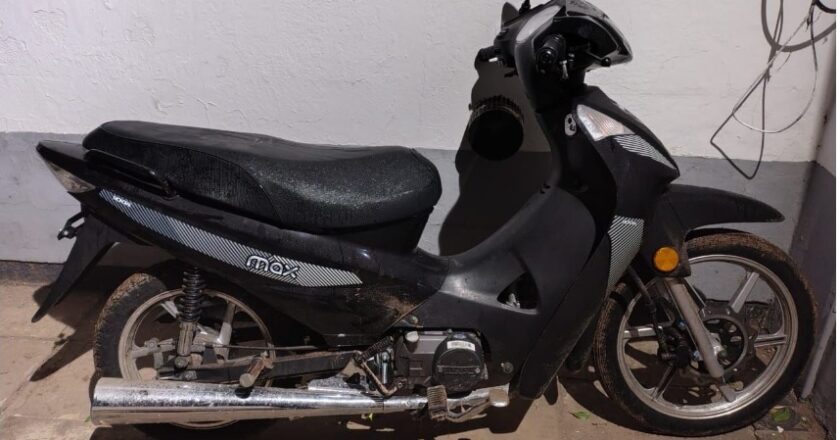 Persecución y Disparos en Berisso: Motociclista Armado Huye de la Policía
