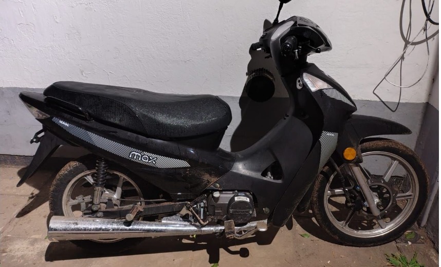 Persecución y Disparos en Berisso: Motociclista Armado Huye de la Policía