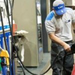 YPF aumenta el precio de sus combustibles y el litro de nafta súper supera los $1.300