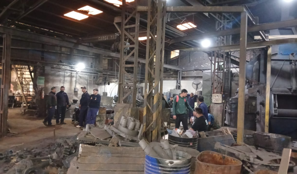 Empresarios Pillos: reactivación ilegal y seis meses de salarios adeudados en Acería Berisso