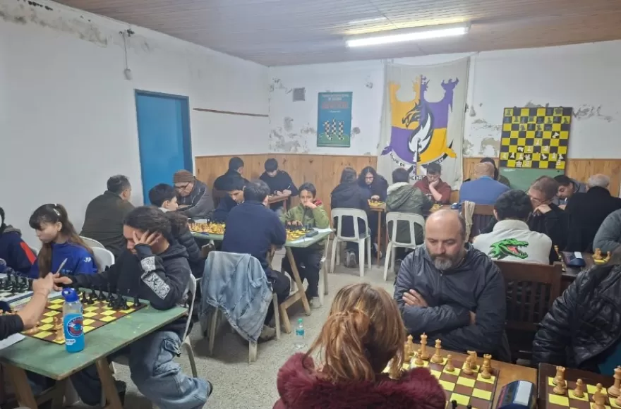 Continúa el tradicional Abierto de Ajedrez del Inmigrante en Berisso